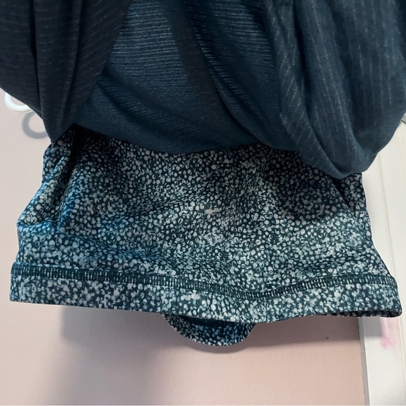 Lululemon tank - Picture 3 of 4